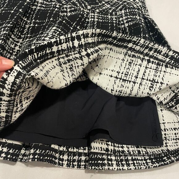 ~~ Banana Republic Sz 8 Black & White Plaid Lined Pleated Circle Mini/Knee Skirt - Picture 5 of 11